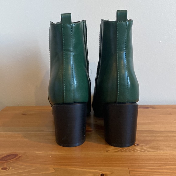 ASOS Chelsea Boot US size 10 (wide) - Picture 3 of 5